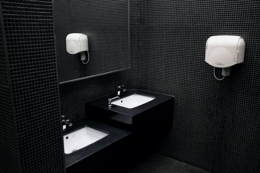 Commercial washroom